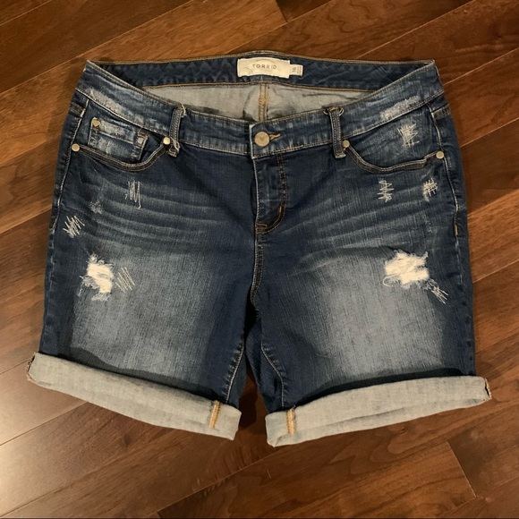 Torrid ripped Jean shorts - Size 16 - Picture 2 of 9